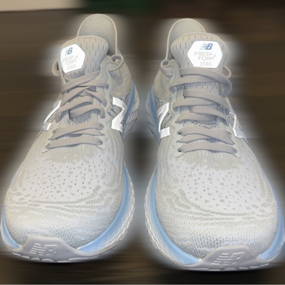 🩵 BLUE and white Fresh foam! Size 8.5